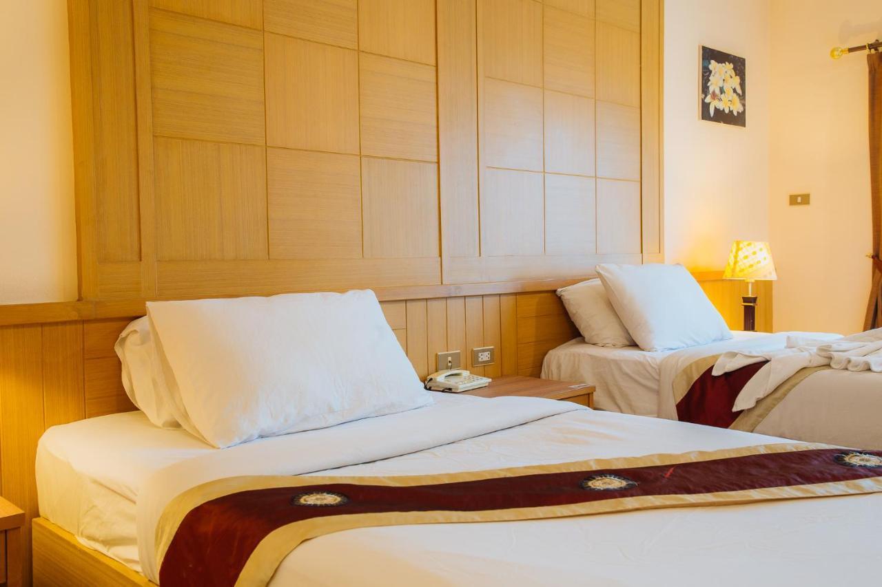 Metro Point Bangkok Hotell Eksteriør bilde